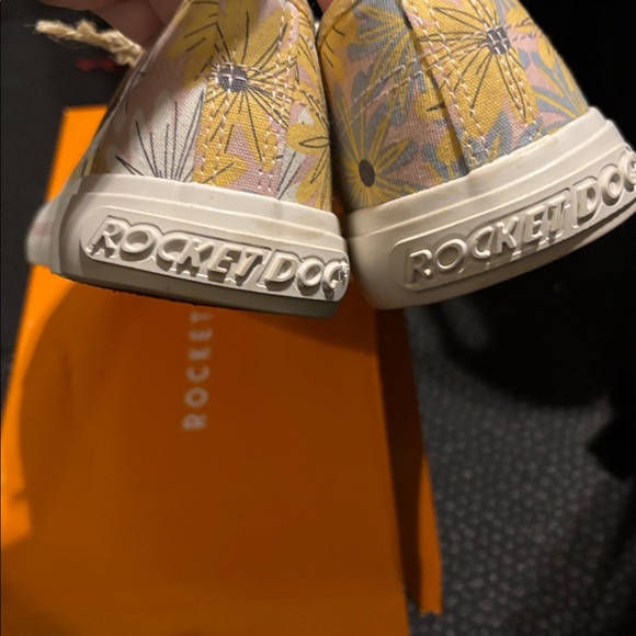 Rocket dog jumpin Beverly cotton pink women’s 9.5 pale pink blue floral - Picture 5 of 8